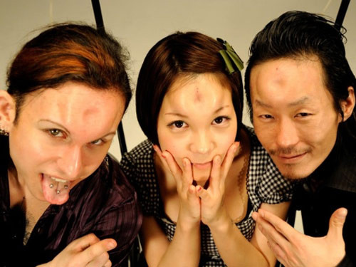 Rất nhiều thanh niên Nhật Bản ưa chuộng mốt trán phồng.