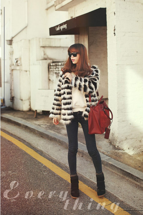 Skinny jeans sẽ khiến chân bạn thon gọn và dài hơn nhiều so với thực tế