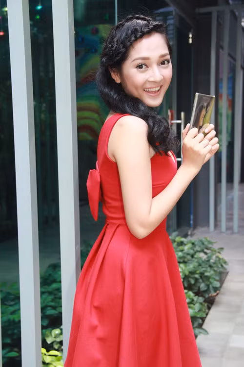 Bảo Anh theo đuổi gu ăn mặc nhẹ nhàng, mong manh như công chúa Bảo Anh theo đuổi gu ăn mặc nhẹ nhàng, mong manh như công chúa