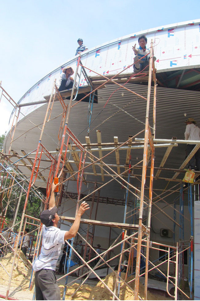 Theo thanh tra lao động, 90% công trình xây dựng nhỏ vi phạm. Theo thanh tra lao động, 90% công trình xây dựng nhỏ vi phạm.