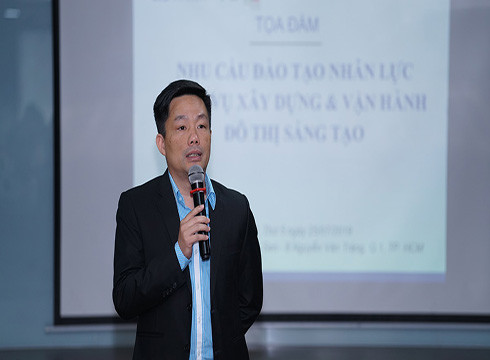 Tiến sĩ Vũ Tường Thụy - Phó Hiệu trưởng Trường Đại học Hoa Sen phát biểu khai mạc tọa đàm (ảnh: CTV) Tiến sĩ Vũ Tường Thụy - Phó Hiệu trưởng Trường Đại học Hoa Sen phát biểu khai mạc tọa đàm (ảnh: CTV)