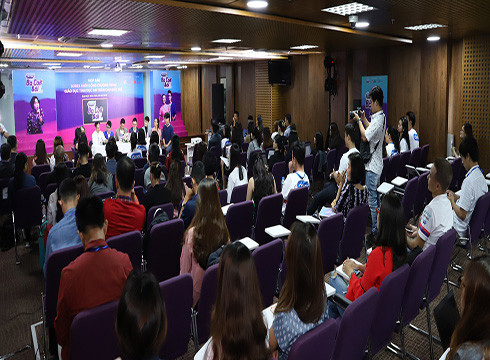 Sinh viên của Trường Đại học Hoa Sen được tuyên truyền kiến thức về an toàn tình dục (ảnh: BTC) Sinh viên của Trường Đại học Hoa Sen được tuyên truyền kiến thức về an toàn tình dục (ảnh: BTC)