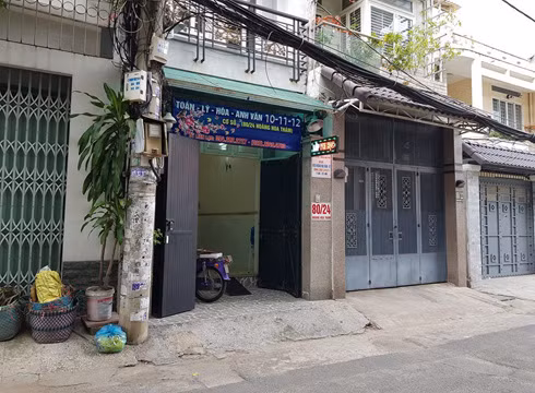 Cơ sở đường Hoàng Hoa Thám của cơ sở dạy thêm Vui Học không để số giấy phép (Ảnh: P.L)