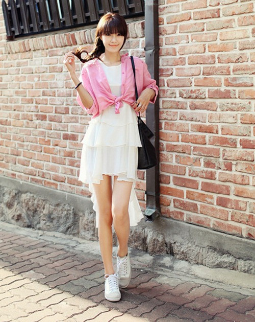 Kiểu mix sơ mi buộc vạt của cô nàng ngọt ngào, đáng yêu ... Kiểu mix sơ mi buộc vạt của cô nàng ngọt ngào, đáng yêu ...