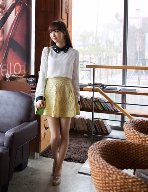 Những chất liệu ít nhàu nhĩ hoặc khó phát hiện khi bị nhàu là yếu tố bạn nên xem xét tới. Ngoài ra, sự thoải mái và tiện lợi khi mặc lên vẫn được ưu tiên hàng đầu