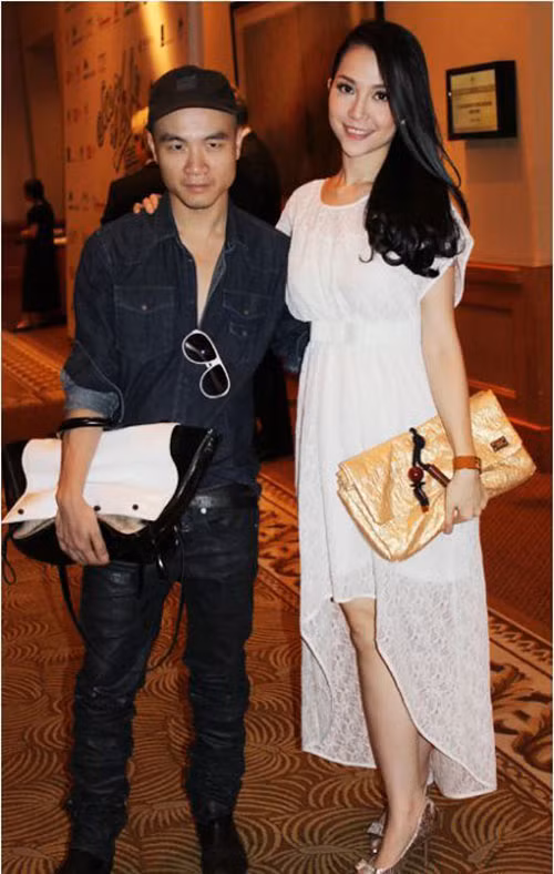 Cũng như Đàm Vĩnh Hưng, Đỗ Mạnh Cường rất chuộng xắc tay và túi xách