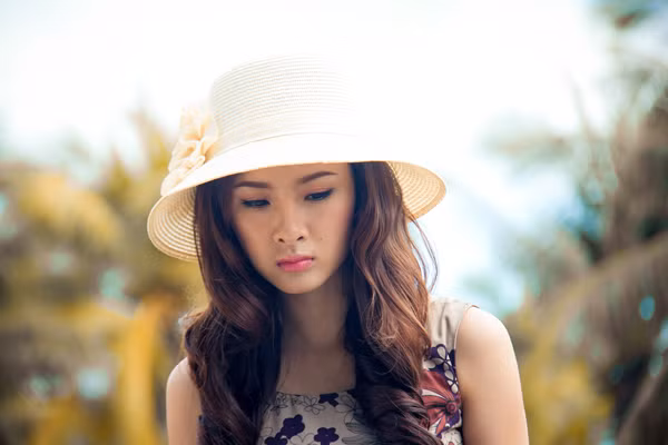 Có kinh nghiệm tham gia nhiều phim truyền hình, Phương Trinh diễn xuất tự nhiên trong phim điện ảnh hè 2013. Nhân vật của cô đóng vai trò quan trọng, là đầu mối để lần ra những nút thắt đầy bí ẩn. Có kinh nghiệm tham gia nhiều phim truyền hình, Phương Trinh diễn xuất tự nhiên trong phim điện ảnh hè 2013. Nhân vật của cô đóng vai trò quan trọng, là đầu mối để lần ra những nút thắt đầy bí ẩn.