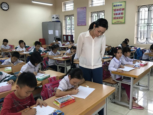 Học sinh chỉ học trên lớp có được không? (Ảnh minh họa: VTV) Học sinh chỉ học trên lớp có được không? (Ảnh minh họa: VTV)