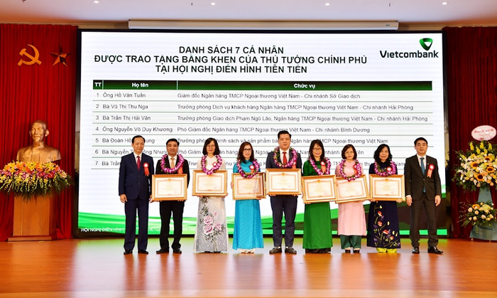 Hội nghị Điển hình tiên tiến Ngân hàng Ngoại thương Việt Nam lần thứ V ảnh 2 Hội nghị Điển hình tiên tiến Ngân hàng Ngoại thương Việt Nam lần thứ V ảnh 2