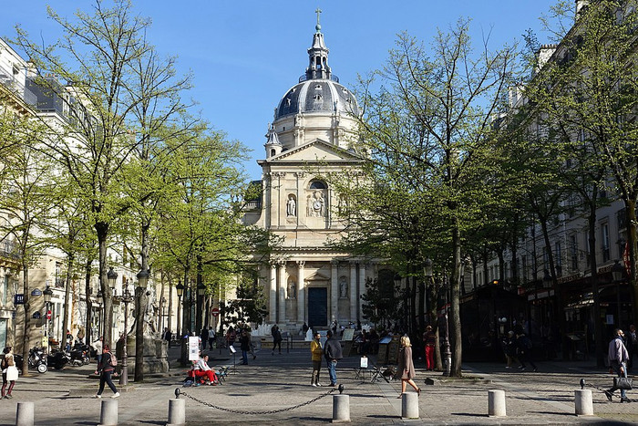 Đại học tổng hợp Sorbonne Paris (nguồn ảnh từ Sorbonne University-Wikipedia) Đại học tổng hợp Sorbonne Paris (nguồn ảnh từ Sorbonne University-Wikipedia)