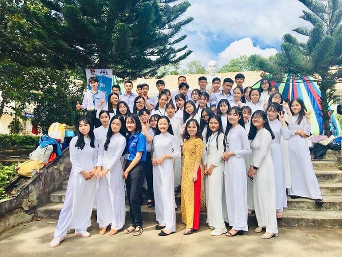 Cô giáo Đắk Nông đưa học trò ra thế giới ảnh 1 Cô giáo Đắk Nông đưa học trò ra thế giới ảnh 1