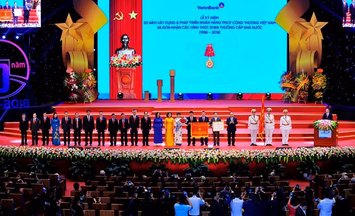 Đảng bộ VietinBank nhiệm kỳ 2015 - 2020: Dấu ấn đổi mới và phát triển ảnh 2