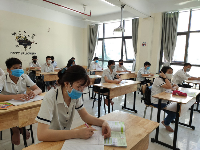 Dù tình hình dịch bệnh nhưng việc học vẫn vẫn cần phải tập trung, tránh tâm lý dễ dãi. (Ảnh minh họa: Baodansinh.vn)