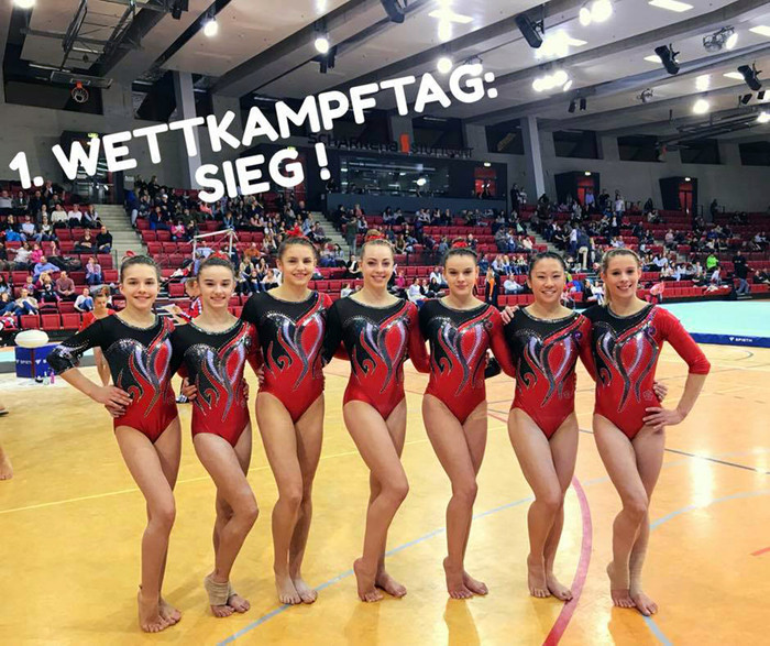 Đội thể dục dụng cụ nữ Cộng hòa Liên bang Đức với nụ cười chiến thắng. (Nguồn ảnh: Kim Bùi-Wikipedia &amp; Facebook)