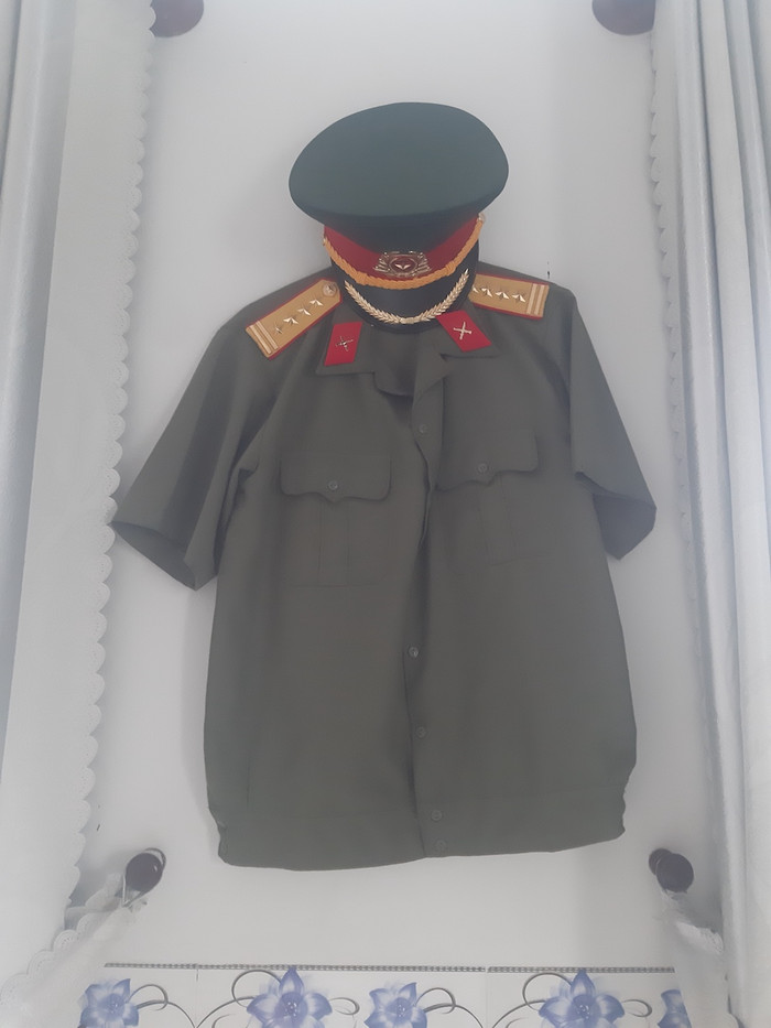 Những bằng khen, kỷ vật được treo trang trọng trong phòng truyền thống gia đình thầy Hà Văn Hiền Những bằng khen, kỷ vật được treo trang trọng trong phòng truyền thống gia đình thầy Hà Văn Hiền