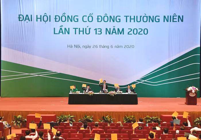 Đại hội biểu quyết thông qua các tờ trình, nội dung tại đại hội