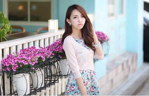 Cô gái này cũng thật xinh xắn và dẽ thương với cách mix đồ cực chuẩn này (Ảnh: Tạp chí làm đẹp)