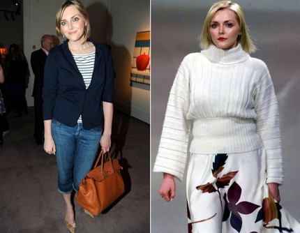 Bất cứ ai cũng nhớ tới clip quảng cáo nước hoa Opium của Yves Saint Laurent. Đầy gợi cảm, hình ảnh Sophie Dahl khỏa thân nằm dài trên chiếc đệm đã khiến bao trái tim xao xuyến. Thế nhưng cựu siêu mẫu đã quyết định"tìm đến" những số đo mỏng mảnh hơn, mặc dù không nhận được phản ứng tốt từ dư luận. Những fans hâm mộ hẳn sẽ nhớ mãi hình ảnh Sophie Dahl căng tràn tuổi xuân trong trang phục áo len trắng ôm eo và váy chữ A in họa tiết hình hoa lá. Bất cứ ai cũng nhớ tới clip quảng cáo nước hoa Opium của Yves Saint Laurent. Đầy gợi cảm, hình ảnh Sophie Dahl khỏa thân nằm dài trên chiếc đệm đã khiến bao trái tim xao xuyến. Thế nhưng cựu siêu mẫu đã quyết định"tìm đến" những số đo mỏng mảnh hơn, mặc dù không nhận được phản ứng tốt từ dư luận. Những fans hâm mộ hẳn sẽ nhớ mãi hình ảnh Sophie Dahl căng tràn tuổi xuân trong trang phục áo len trắng ôm eo và váy chữ A in họa tiết hình hoa lá.