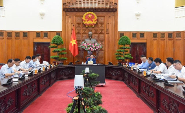 Thủ tướng chủ trì họp với các bộ, ngành, địa phương, đơn vị về tình hình thực hiện các dự án đường dây 500 kV mạch 3 đoạn từ Quảng Trạch (tỉnh Quảng Bình) đến Phố Nối (tỉnh Hưng Yên). Ảnh: VGP/Nhật Bắc Thủ tướng chủ trì họp với các bộ, ngành, địa phương, đơn vị về tình hình thực hiện các dự án đường dây 500 kV mạch 3 đoạn từ Quảng Trạch (tỉnh Quảng Bình) đến Phố Nối (tỉnh Hưng Yên). Ảnh: VGP/Nhật Bắc