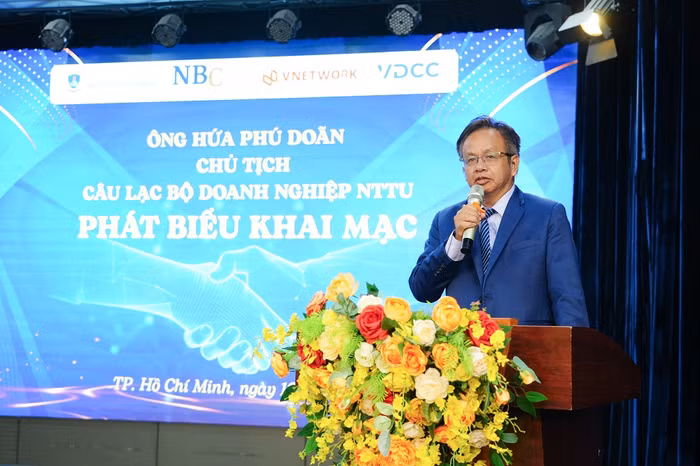 Ông Hứa Phú Doãn – Chủ tịch CLB Doanh nghiệp NTT nhận định AI đã trở nên thông dụng cho các trường đại học và doanh nghiệp, đồng thời đây cũng là thách thức phải đối mặt.jpg