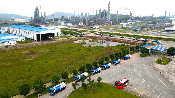 Trước những biến động của thị trường, Petrovietnam vẫn đảm bảo cung ứng các sản phẩm thiết yếu phục vụ phát triển kinh tế - xã hội. Anh 4-2.jpg