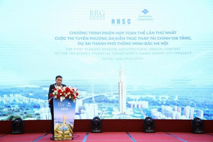 Tiến sĩ, Kiến trúc sư Phan Đăng Sơn, Chủ tịch Hội Kiến trúc sư Việt Nam – Chủ tịch Hội đồng thi tuyển phát biểu tại phiên họp. Tiến sĩ, Kiến trúc sư Phan Đăng Sơn, Chủ tịch Hội Kiến trúc sư Việt Nam – Chủ tịch Hội đồng thi tuyển phát biểu tại phiên họp.
