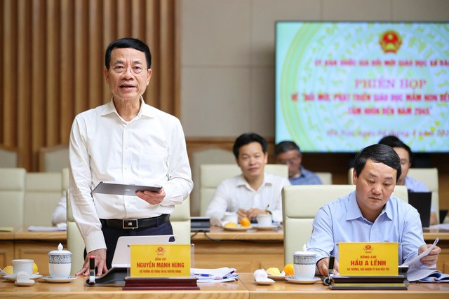 Bộ trưởng Bộ Thông tin và Truyền thông Nguyễn Mạnh Hùng phát biểu tại phiên họp. Ảnh: VGP/Nhật Bắc Bộ trưởng Bộ Thông tin và Truyền thông Nguyễn Mạnh Hùng phát biểu tại phiên họp. Ảnh: VGP/Nhật Bắc