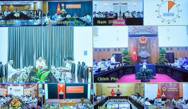 Hội nghị được tổ chức theo hình thức trực tuyến tại điểm cầu trụ sở Chính phủ với điểm cầu 9 tỉnh có dự án đi qua. Ảnh: VGP/Nhật Bắc Hội nghị được tổ chức theo hình thức trực tuyến tại điểm cầu trụ sở Chính phủ với điểm cầu 9 tỉnh có dự án đi qua. Ảnh: VGP/Nhật Bắc