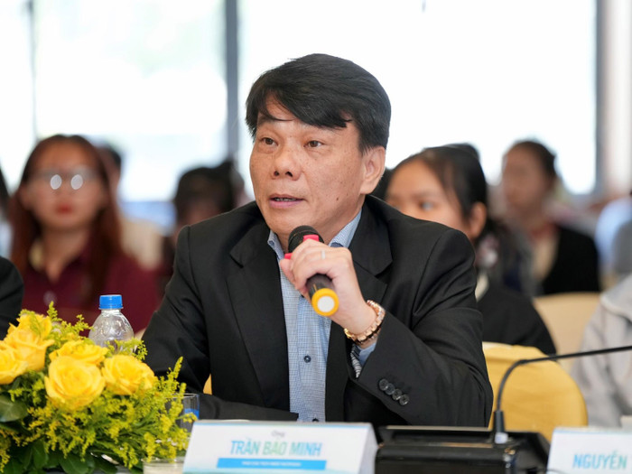“Sữa tươi từ trang trại NutiMilk đang nhận được sự quan tâm ưu ái của nhiều nhà nhà đầu tư, trong đó có các khách hàng đến từ Nhật Bản, Trung Quốc…”, ông Trần Bảo Minh – Phó chủ tịch Hội đồng quản trị Nutifood - tiết lộ tại tọa đàm. “Sữa tươi từ trang trại NutiMilk đang nhận được sự quan tâm ưu ái của nhiều nhà nhà đầu tư, trong đó có các khách hàng đến từ Nhật Bản, Trung Quốc…”, ông Trần Bảo Minh – Phó chủ tịch Hội đồng quản trị Nutifood - tiết lộ tại tọa đàm.