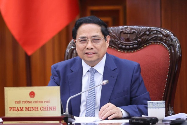 Thủ tướng cảm ơn, đánh giá cao Đảng bộ, chính quyền các địa phương có dự án đi qua đã nỗ lực phối hợp với các bộ, ngành, đơn vị liên quan thúc đẩy triển khai dự án. Ảnh: VGP/Nhật Bắc Thủ tướng cảm ơn, đánh giá cao Đảng bộ, chính quyền các địa phương có dự án đi qua đã nỗ lực phối hợp với các bộ, ngành, đơn vị liên quan thúc đẩy triển khai dự án. Ảnh: VGP/Nhật Bắc