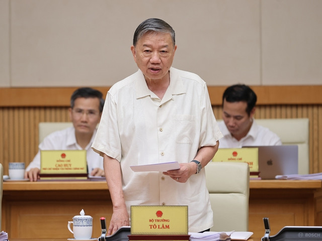 Bộ trưởng Bộ Công an Tô Lâm phát biểu tại phiên họp. Ảnh: VGP/Nhật Bắc Bộ trưởng Bộ Công an Tô Lâm phát biểu tại phiên họp. Ảnh: VGP/Nhật Bắc