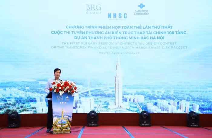 Tiến sĩ Nguyễn Tường Văn, Thứ trưởng Bộ Xây dựng phát biểu tại phiên họp.