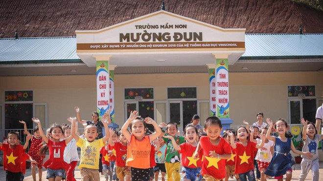 Những ngôi trường khang trang với những phòng học vững chãi được xây nên nhờ sự chung tay đóng góp của các thế hệ học sinh, phụ huynh Vinschool. ANH 5 (3).jpg