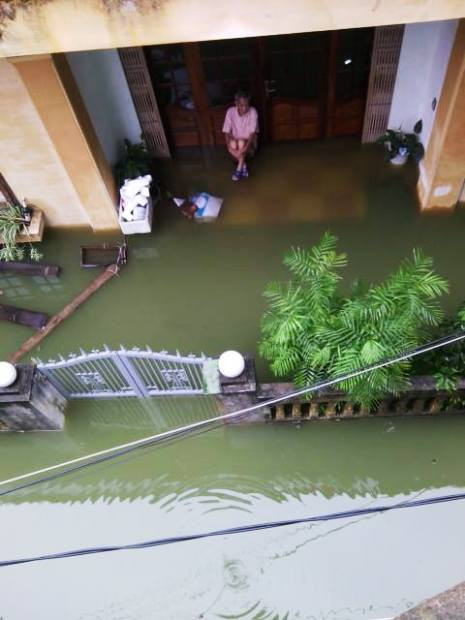 Nhiều hộ dân ở khu Tam Thanh bị ngập sâu trong nước. Đây là khu vực thấp của thành phố Lạng Sơn Nhiều hộ dân ở khu Tam Thanh bị ngập sâu trong nước. Đây là khu vực thấp của thành phố Lạng Sơn