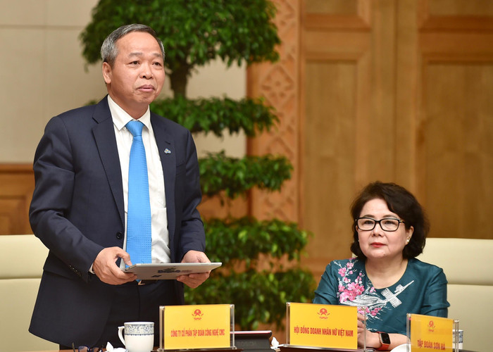 Ông Nguyễn Trung Chính, Chủ tịch Tập đoàn CMC đề nghị giao các doanh nghiệp công nghệ thông tin trong nước đầu tư các dự án hạ tầng số quy mô lớn. Ảnh: VGP/Nhật Bắc Ông Nguyễn Trung Chính, Chủ tịch Tập đoàn CMC đề nghị giao các doanh nghiệp công nghệ thông tin trong nước đầu tư các dự án hạ tầng số quy mô lớn. Ảnh: VGP/Nhật Bắc