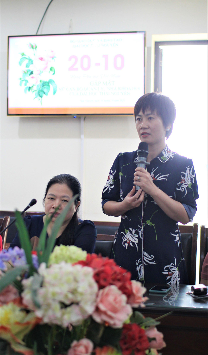 Tiến sĩ Bùi Thị Hương Giang – Phó trưởng ban Ban Khoa học Công nghệ và Đối ngoại chia sẻ tại buổi gặp mặt Tiến sĩ Bùi Thị Hương Giang – Phó trưởng ban Ban Khoa học Công nghệ và Đối ngoại chia sẻ tại buổi gặp mặt