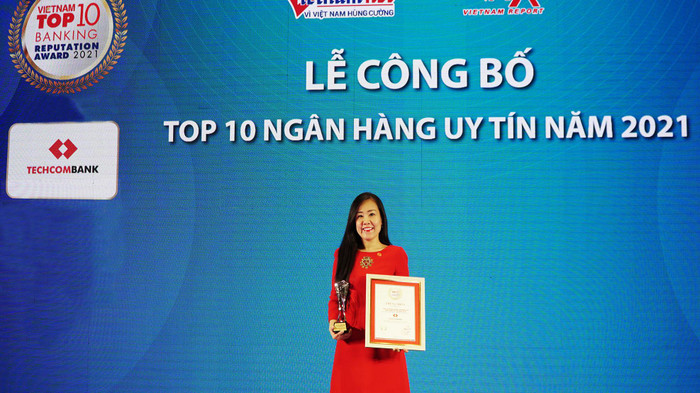Techcombank được vinh danh Top 3 uy tín nhất toàn ngành ngân hàng năm 2021 Techcombank được vinh danh Top 3 uy tín nhất toàn ngành ngân hàng năm 2021