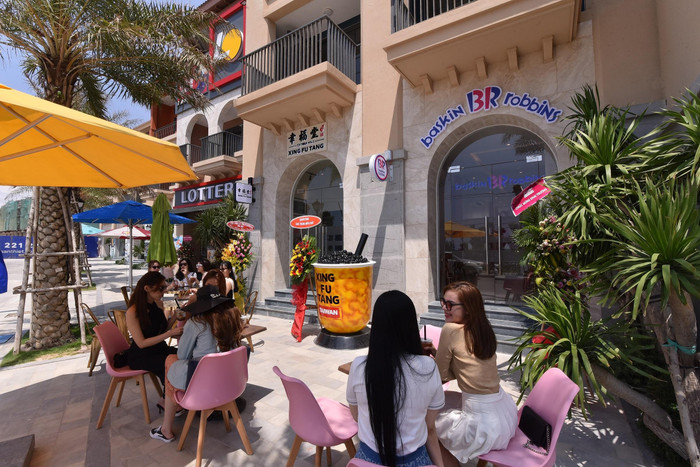 NovaWorld Phan Thiet dần trở thành điểm check-in quen thuộc của tín đồ ẩm thực với nhiều thương hiệu quen thuộc. (Ảnh thực tế dự án) NovaWorld Phan Thiet dần trở thành điểm check-in quen thuộc của tín đồ ẩm thực với nhiều thương hiệu quen thuộc. (Ảnh thực tế dự án)