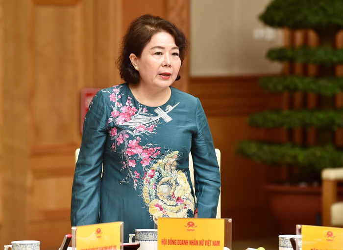 Bà Nguyễn Thị Tuyết Minh, Chủ tịch Hội đồng Doanh nhân nữ Việt Nam, kiến nghị đưa vào Luật doanh nghiệp khái niệm doanh nghiệp do phụ nữ làm chủ, giúp xác định được đối tượng để thực hiện các gói hỗ trợ, các chương trình, dự án một cách tốt nhất, thiết thực nhất. Ảnh: VGP/Nhật Bắc Bà Nguyễn Thị Tuyết Minh, Chủ tịch Hội đồng Doanh nhân nữ Việt Nam, kiến nghị đưa vào Luật doanh nghiệp khái niệm doanh nghiệp do phụ nữ làm chủ, giúp xác định được đối tượng để thực hiện các gói hỗ trợ, các chương trình, dự án một cách tốt nhất, thiết thực nhất. Ảnh: VGP/Nhật Bắc