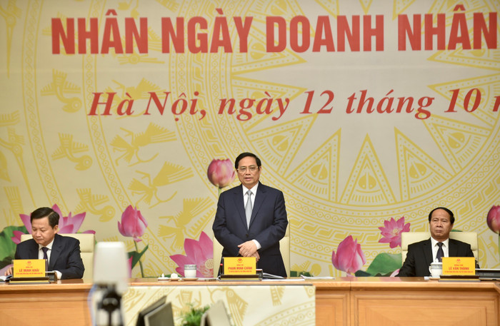 Thủ tướng bày tỏ tin tưởng vào sự hợp tác, đoàn kết của cộng đồng doanh nghiệp, doanh nhân với sự nghiệp chung, tất cả vì lợi ích quốc gia, dân tộc, vì hạnh phúc, ấm no của nhân dân, chung tay xây dựng đất nước hùng cường thịnh vượng như mục tiêu Nghị quyết Đại hội XIII đã đề ra. Ảnh: VGP/Nhật Bắc Thủ tướng bày tỏ tin tưởng vào sự hợp tác, đoàn kết của cộng đồng doanh nghiệp, doanh nhân với sự nghiệp chung, tất cả vì lợi ích quốc gia, dân tộc, vì hạnh phúc, ấm no của nhân dân, chung tay xây dựng đất nước hùng cường thịnh vượng như mục tiêu Nghị quyết Đại hội XIII đã đề ra. Ảnh: VGP/Nhật Bắc