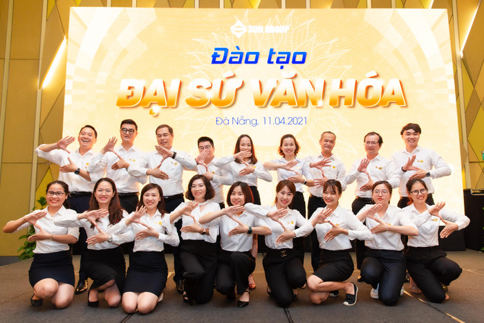 Tại Sun Group, người lao động phát huy tốt nhất khả năng của mình, phát huy được giá trị bản thân, được thừa nhận và được khích lệ để phát triển Tại Sun Group, người lao động phát huy tốt nhất khả năng của mình, phát huy được giá trị bản thân, được thừa nhận và được khích lệ để phát triển