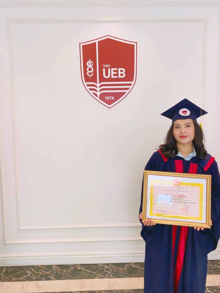 Cao Thị Quế - Thủ khoa Trường Đại học Kinh tế, Đại học Quốc gia Hà Nội với GPA 3.72/4.0 (Ảnh: Nhân vật cung cấp) Cao Thị Quế - Thủ khoa Trường Đại học Kinh tế, Đại học Quốc gia Hà Nội với GPA 3.72/4.0 (Ảnh: Nhân vật cung cấp)