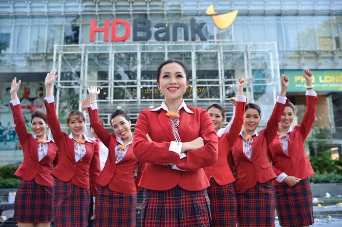 Kỷ niệm chương HR Asia vinh danh HDBank – Ngân hàng Việt Nam duy nhất 4 năm liền được vinh danh Nơi làm việc tốt nhất châu Á