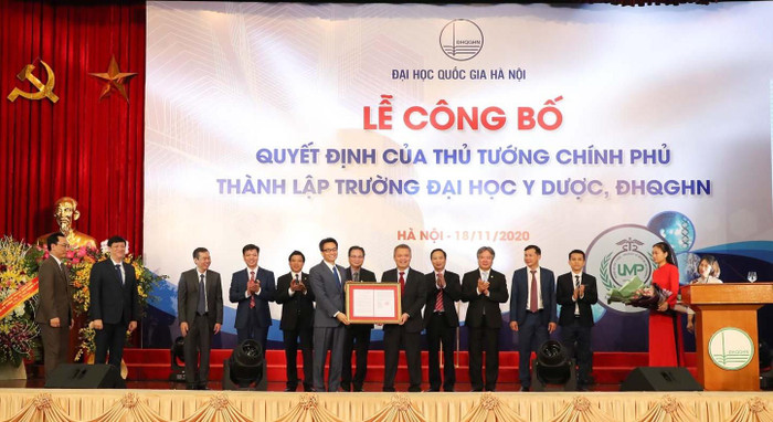 Lễ công bố Quyết định của Thủ tướng Chính phủ thành lập Trường Đại học Y Dược, Đại học Quốc gia Hà Nội. Lễ công bố Quyết định của Thủ tướng Chính phủ thành lập Trường Đại học Y Dược, Đại học Quốc gia Hà Nội.