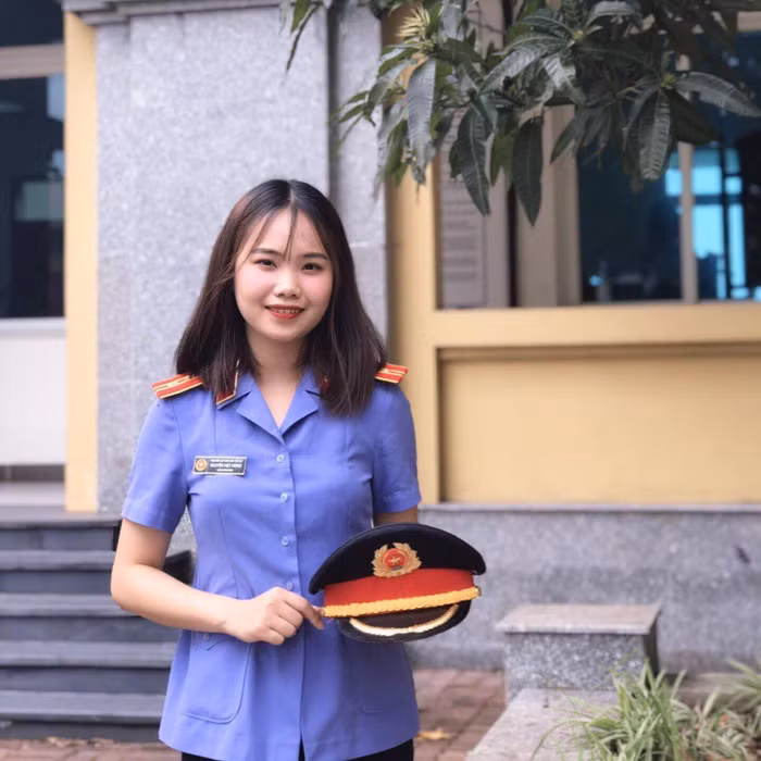 Từ nhỏ, Thùy đã luôn ngưỡng mộ hình ảnh người Thẩm phán uy nghiêm. Ảnh: NVCC
