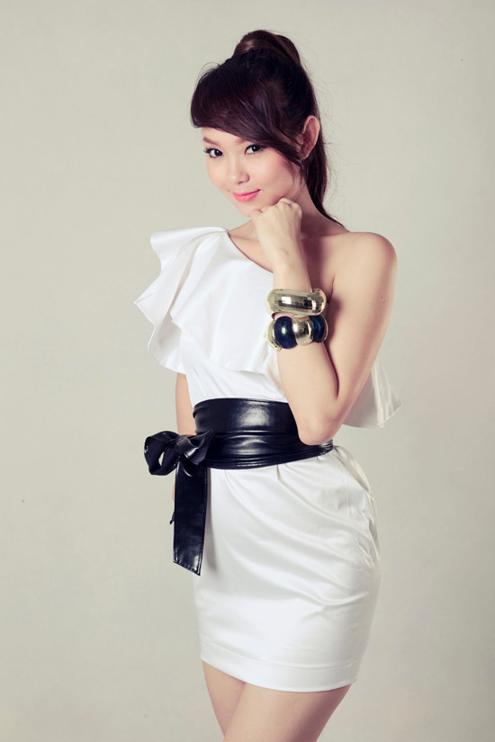 Minh Hằng là cái tên đảm bảo thu hút cho các show diễn ở quán bar Minh Hằng là cái tên đảm bảo thu hút cho các show diễn ở quán bar