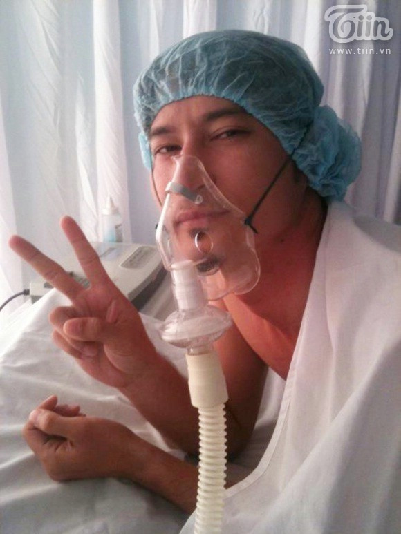 Bệnh tật mà vẫn xì tin như Huy Khánh thì có lẽ chỉ có 1 Bệnh tật mà vẫn xì tin như Huy Khánh thì có lẽ chỉ có 1