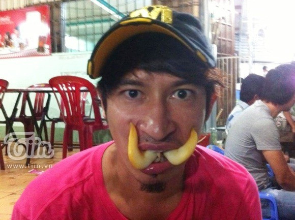 Khi Huy Khánh trở nên...hung hãn! Khi Huy Khánh trở nên...hung hãn!