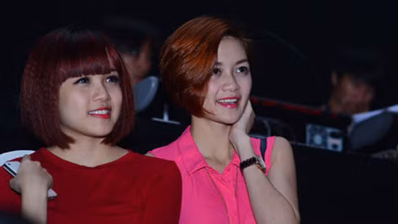 2 chị em Thiều Bảo Trang. 2 chị em Thiều Bảo Trang.