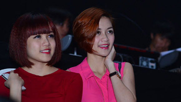 2 chị em Thiều Bảo Trang. 2 chị em Thiều Bảo Trang.